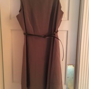 NWT sleeveless dress. Beautiful fabric, belt.